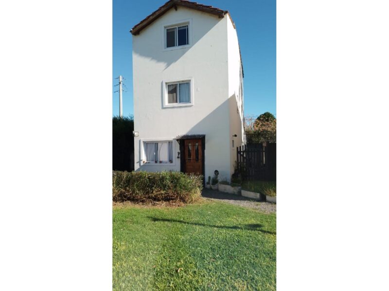 Olazabal 300 - Casa TRIPLEX EN JARDINES DE ESCOBAR