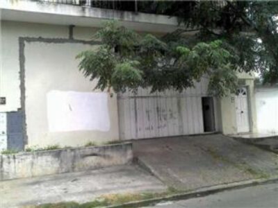 Gral Baigorria 100 - Galpón Galpón en Venta