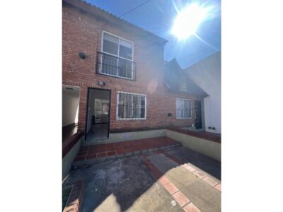 Hipólito Yrigoyen 300 - Departamento Duplex en alquiler de tres ambientes