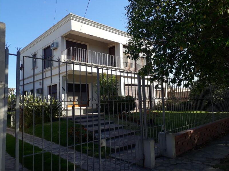 Libertad 600 - Casa CASA EN VENTA (se escuchan ofertas y permutas)